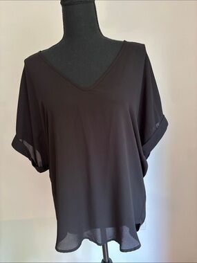 Nordstrom LUSH flowy shirt blouse NWOT women’s S true black